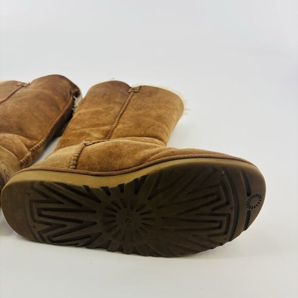 Ugg Australia Bailey Button Triplet Sheepskin Boots Size 6 - Picture 5 of 9